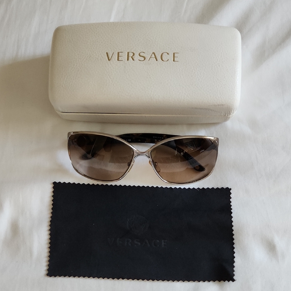 Versace VE 2125B Sunglasses: Gold/Brown Brown Gradient w/ Case